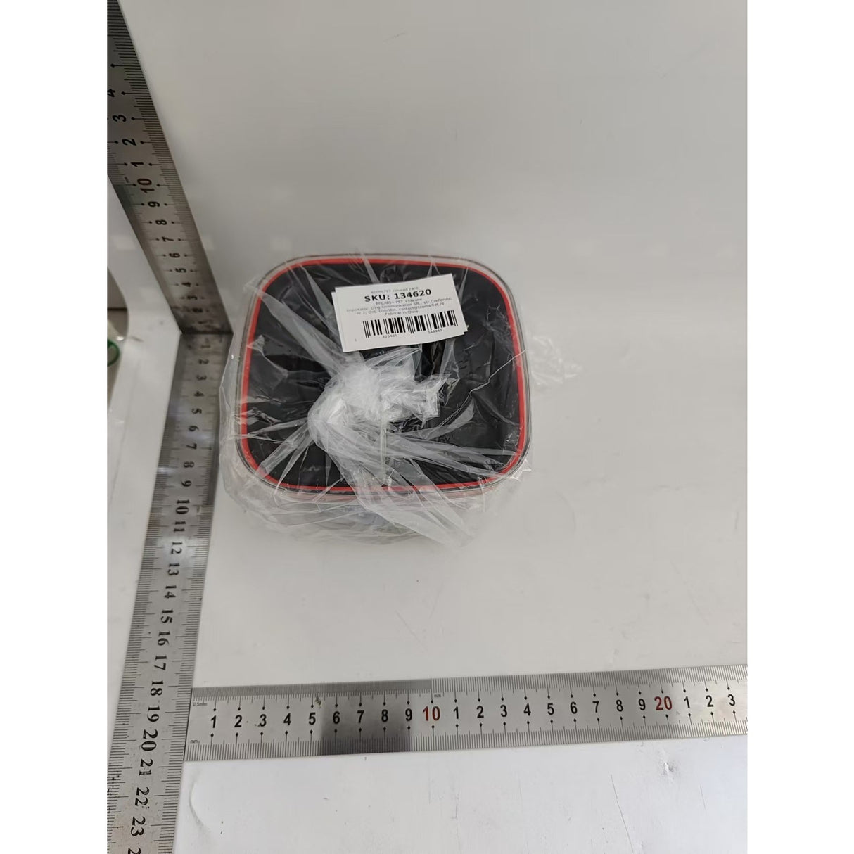 Cutie de Depozitare Alimente, Vivimall, Cutie de tip Container, Recipient pentru Cereale in Bucatarie, S 11.5 x 11.5 x 8 cm, volum 600 ml, Transparenta cu Capac Negru - vivimall.ro