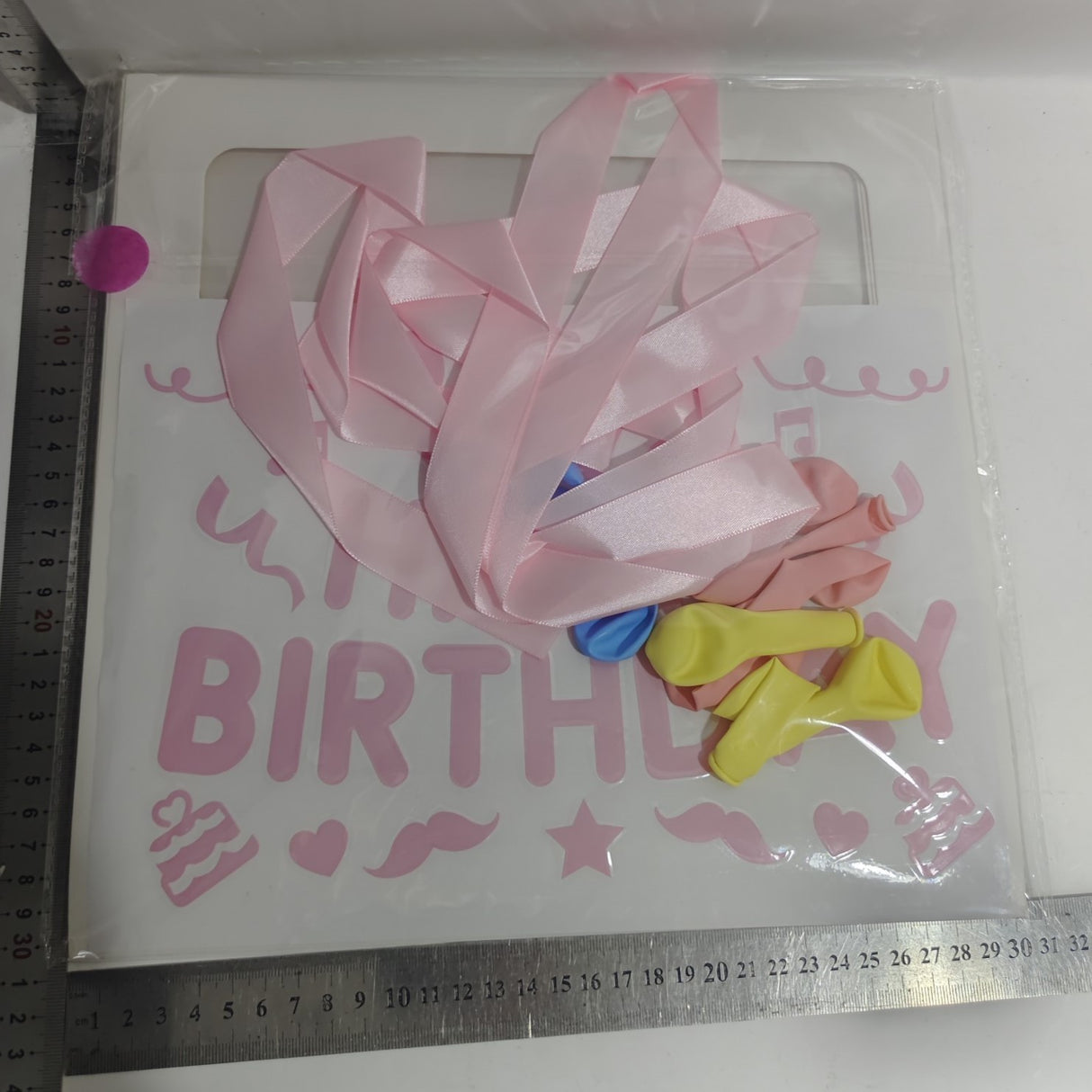 Cutie pentru Baloane, Flippy, Tematica Aniversare, Model Scris Happy Birthday, Baloane Albastre, Roz, Galbene si Panglica Incluse, Contur Alb, Transparenta, 30x30 cm