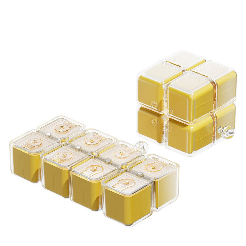 Cutie pentru Medicamente, Flippy, Model Rubik' Cube, cu Curea de Agatare, Dozator Portabil de Medicamente, Dispenser Pastile, estimat pentru 7 zile, 7.3 x 6 x 6 cm, Galben