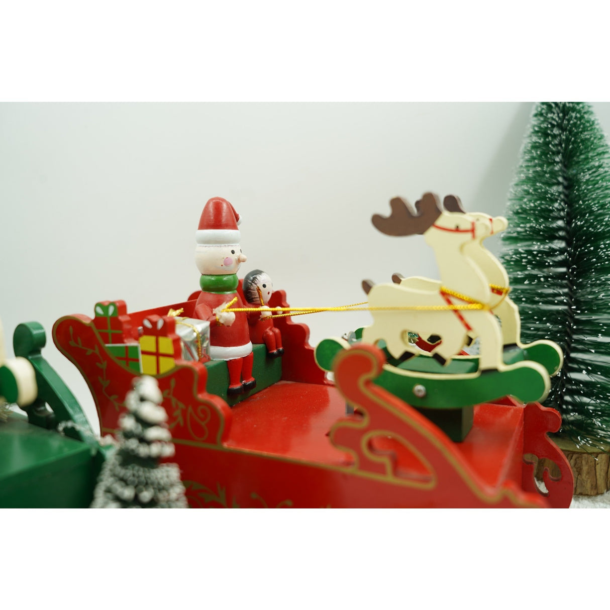 Cutiuta Muzicala Decorata, Sania Lui Mos Craciun, Din Lemn, Interior, Resigilat - vivimall.ro