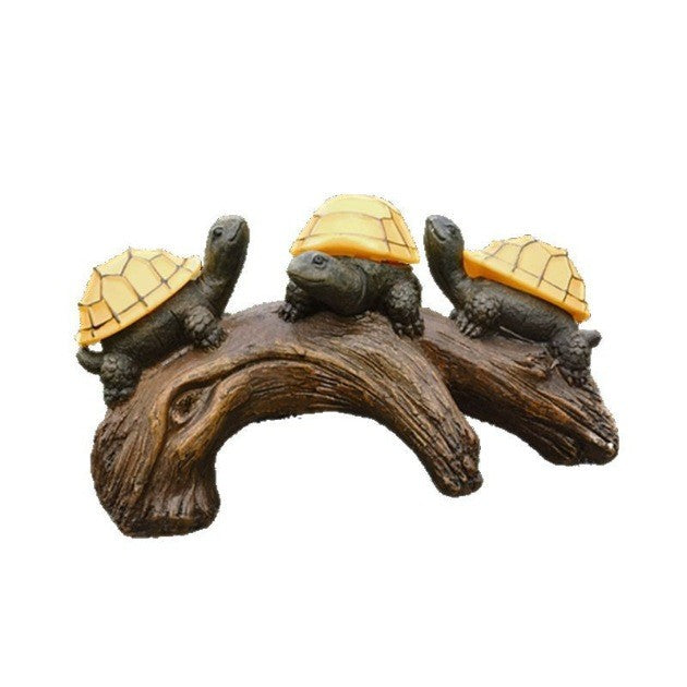 Decoratiune Ornament pentru Gradina, Vivimall, Decoratiune pentru Gradina, Model 3 Broscute Testoase Asezate pe Bustean, Lumini LED Alb Cald, 22 x 12 x 15 cm, Negru - vivimall.ro