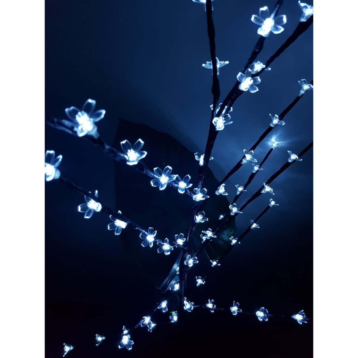 Decoratiune Luminoasa Crenguta Cu Baterii 72 Led -Uri Flori Rece