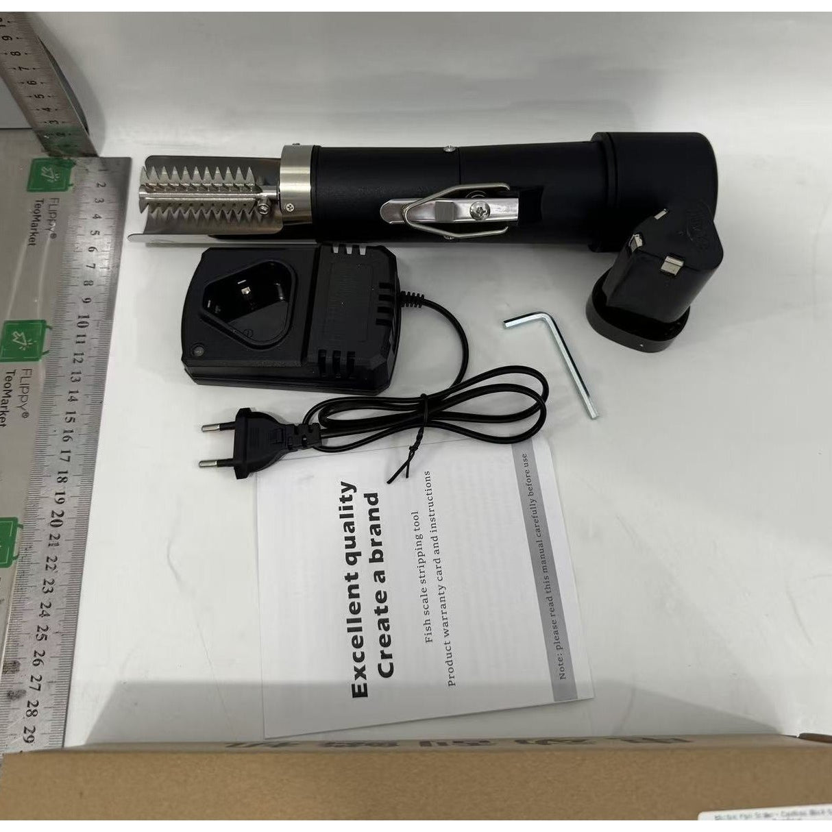 Dispozitiv Electric de Curatare Solzi Peste, Flippy, din Otel Inoxidabil, 28 x 5 cm, Negru - vivimall.ro