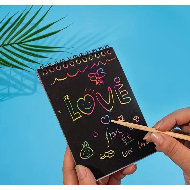 Caiet Cu Fise Razuibile Diy Magic Scratch, 12 File, Curcubeu, Creion Din Lemn, Cartonase Negre, 14 X 10 Cm