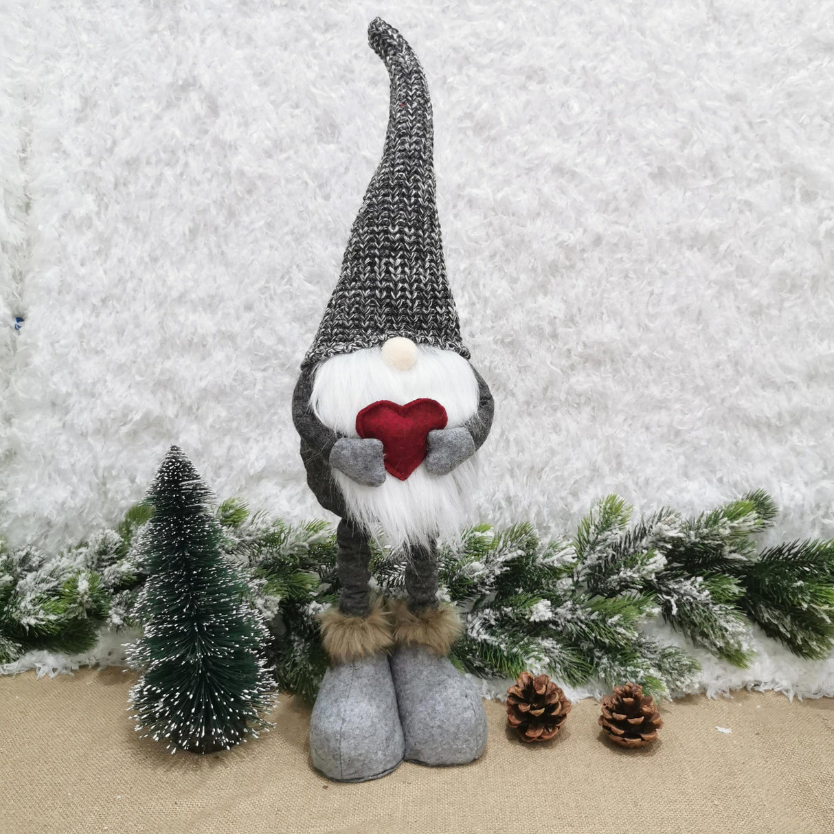Figurina Decorativa, Pentru Craciun, Spiridus, Omul Padurii Indragostit, Picioare Telescopice, Inaltime Reglabila 42 - 52 Cm - vivimall.ro