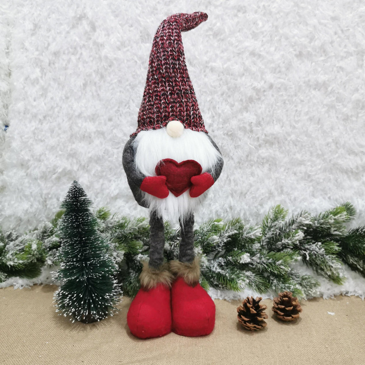Figurina Decorativa, Pentru Craciun, Spiridus, Omul Padurii Indragostit, Picioare Telescopice, Inaltime Reglabila 42 - 52 Cm - vivimall.ro