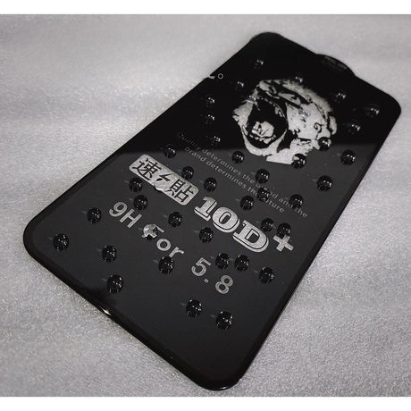 Folie protecție iPhone 15 Pro aplicată pe ecran, acoperire completă Full Cover 10D, detaliu margini negre