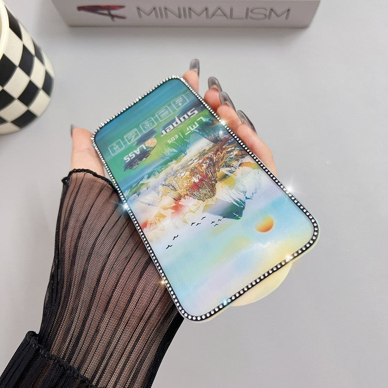 Detaliu margine cu cristale folie protecție iPhone 15 Plus, sticlă securizată 9H, ESD