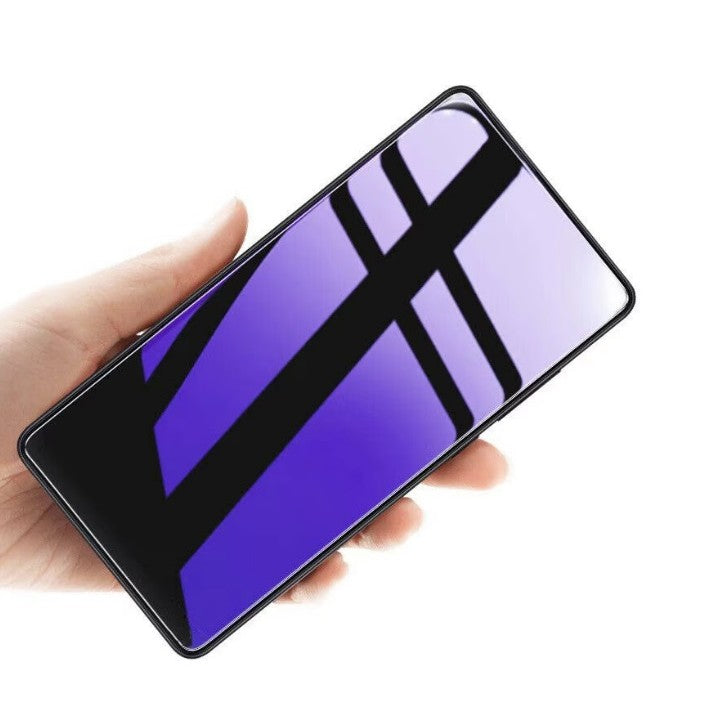 Folie hidrogel iPhone 15 Pro Max aplicată pe ecran, acoperire completă Full Cover, detaliu margini
