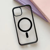 Husă iPhone 13 frosted acrylic negru, detaliu decupaje precise cameră și butoane