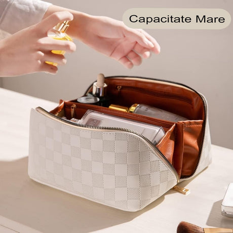 Geantă cosmetice impermeabilă carouri alb, detaliu fermoar rezistent și mâner durabil