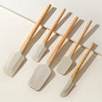 Set 5 Ustensile De Bucatarie, Din Silicon Si Lemn, Spatule De Diferite Dimensiuni, Termorezistente, Antiaderente, Bej-Maro - vivimall.ro