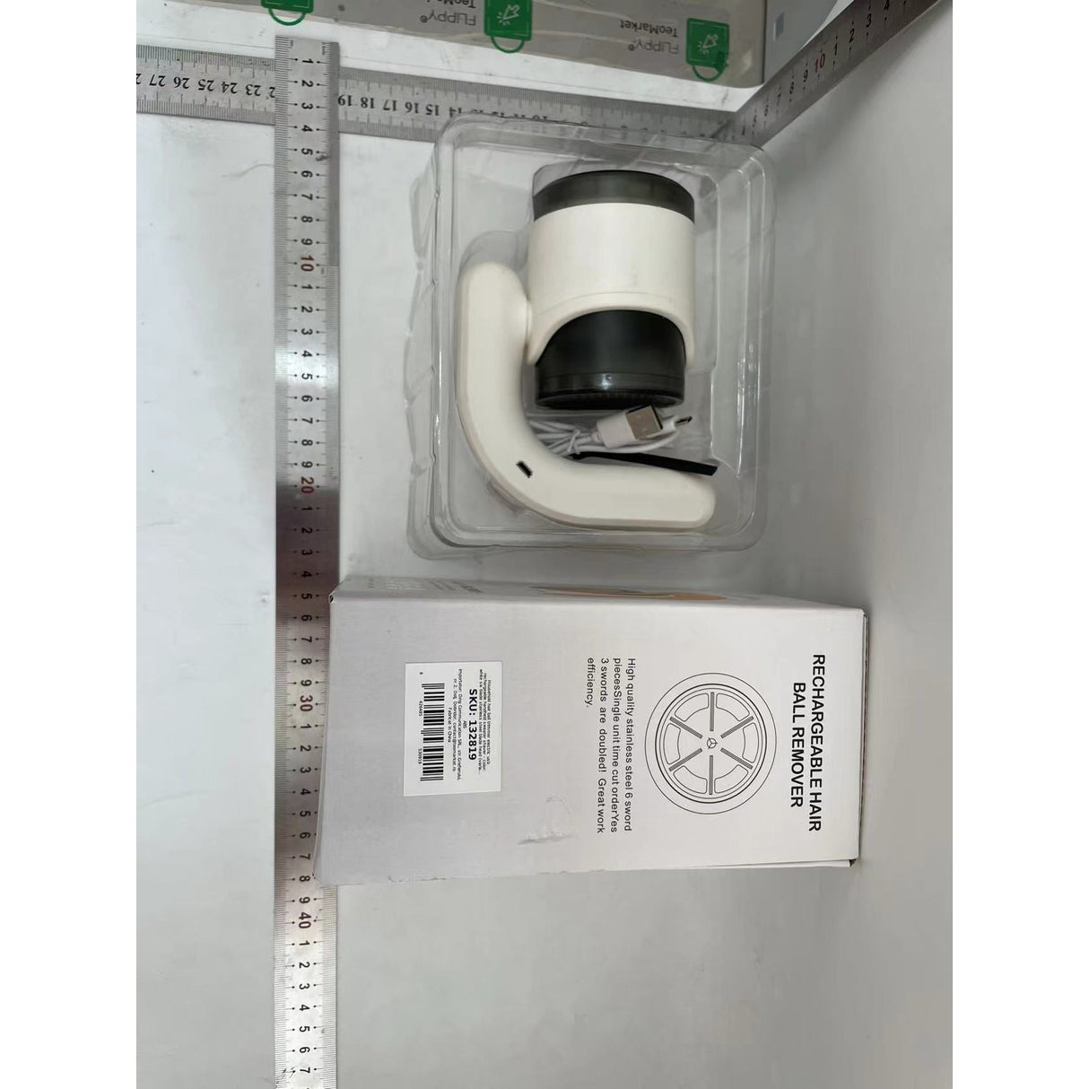 Aparat Pentru Curatat Scame, Par Si Praf, Vivimall, cu LED, Pentru Diferite Tipuri De Material, Cu Lame Din Otel Inoxidabil, Compartiment de Depozitare, Maner Reglabil, 11x10.5x8.7 cm, Alb - vivimall.ro