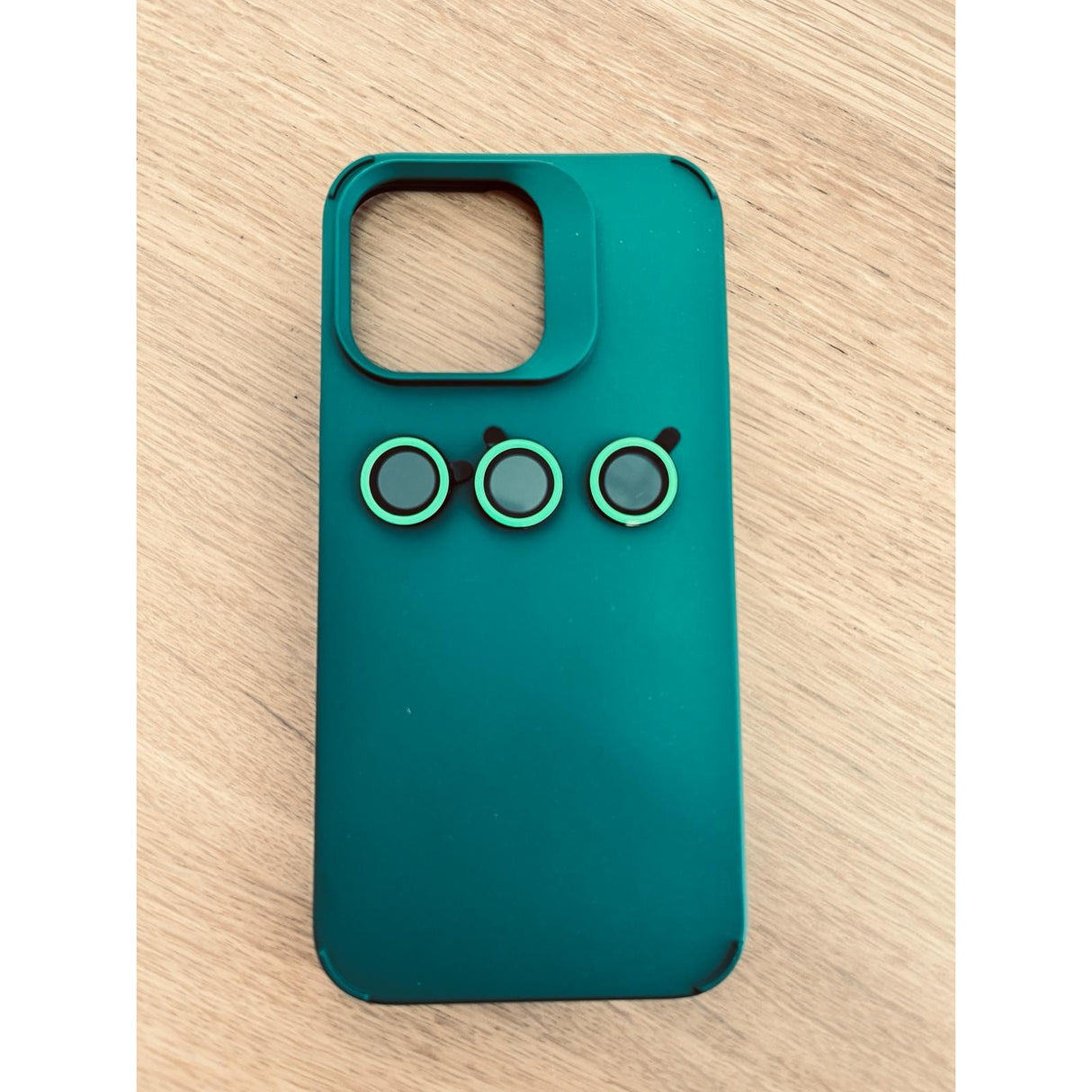 Husă iPhone 14 Pro Max silicon lichid verde, detaliu buton volum și mute switch