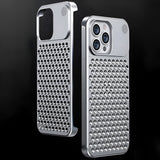 Secțiune aromaterapie integrată pe spatele husă iPhone 15 Pro din aliaj de aluminiu