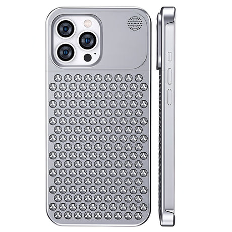 Husă iPhone 15 Pro Max din aliaj de aluminiu argintiu cu structură de răcire 3D, vedere frontală