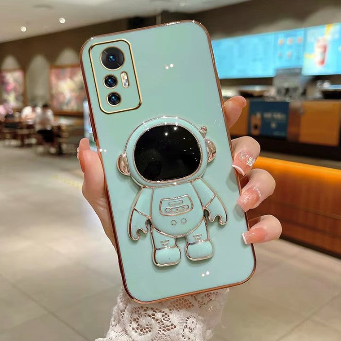 Husă Honor 90 Model Astronaut TPU verde montată pe telefon, perspectivă spate