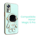 Detaliu figurină astronaut rotativă pe husă verde TPU pentru Honor Magic 6 Pro, model 2 in 1