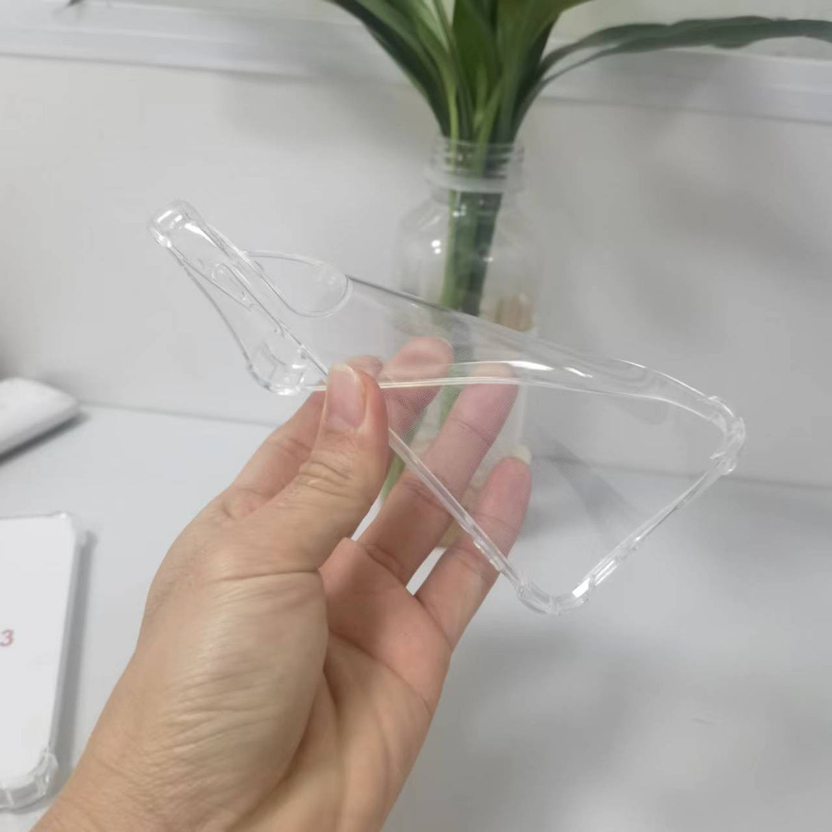 Husă transparentă Samsung A55 5G, decupaje precise pentru butoane și port USB-C