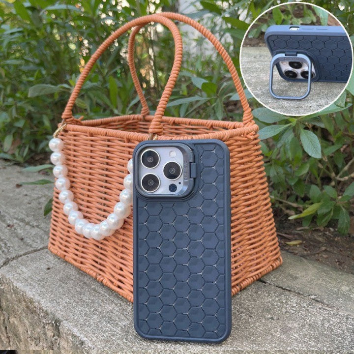 Husa iPhone 15 albastră 3D Cube prezentată pe fundal alb, vedere spate completă