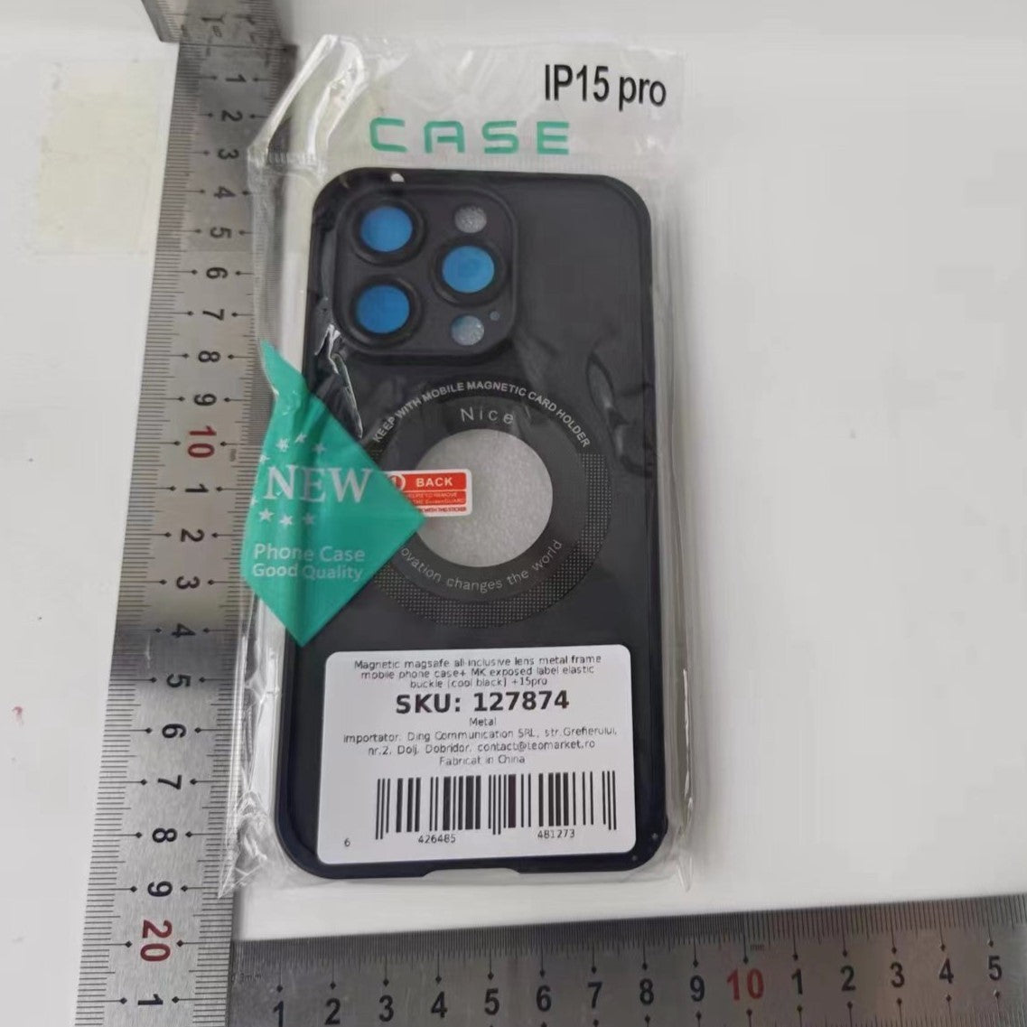Husă iPhone 15 Pro MagSafe în utilizare, demonstrare încărcare wireless compatibilă Apple