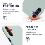 Husă Matte TPU verde Samsung Galaxy A55 5G montată pe telefon, vedere spate lifestyle