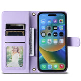 Detaliu protecție cameră husă tip carte mov pentru iPhone 15, ramă proeminentă obiectiv