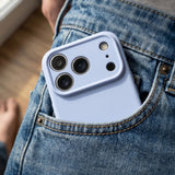 Husă silicon lichid Flippy albastru pe iPhone 17 Pro, vedere spate completă