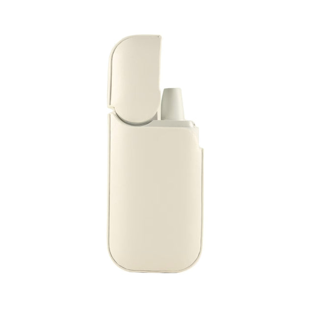 Husă IQOS 2.4 Plus din piele ecologică albă, vedere frontală, model anti-șoc și anti-zgârieturi, 12 x 6 x 2,5 cm