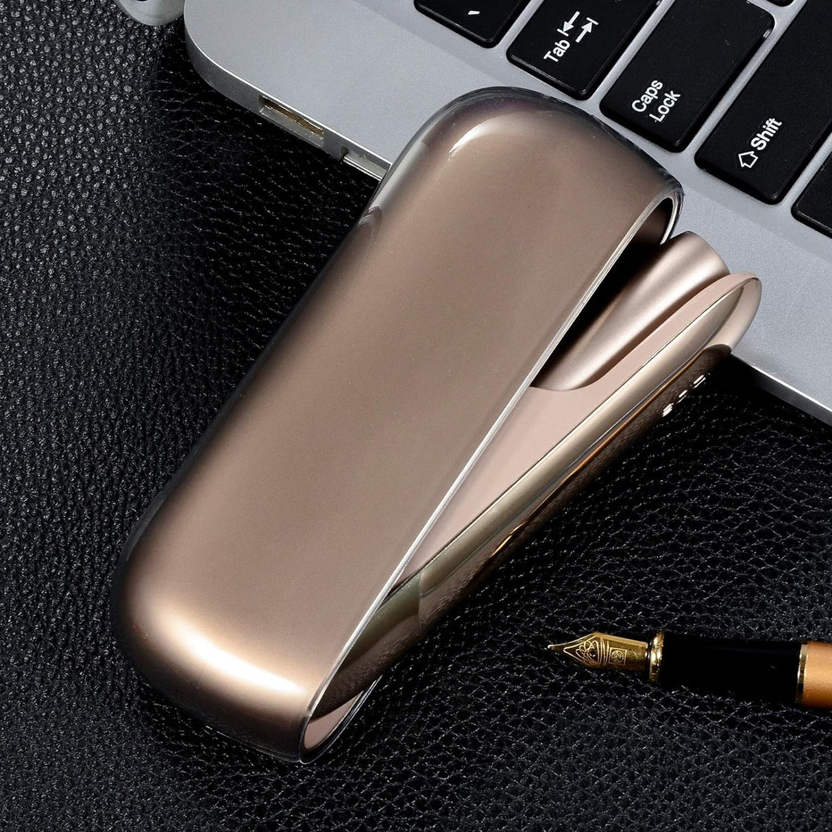 Husă anti-șoc și anti-zgârieturi pentru IQOS 3.0 DUO, plastic negru, vedere spate cu detalii suprafață