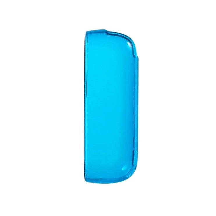 Detaliu husă protecție IQOS Iluma, material TPU flexibil albastru transparent, acces port încărcare