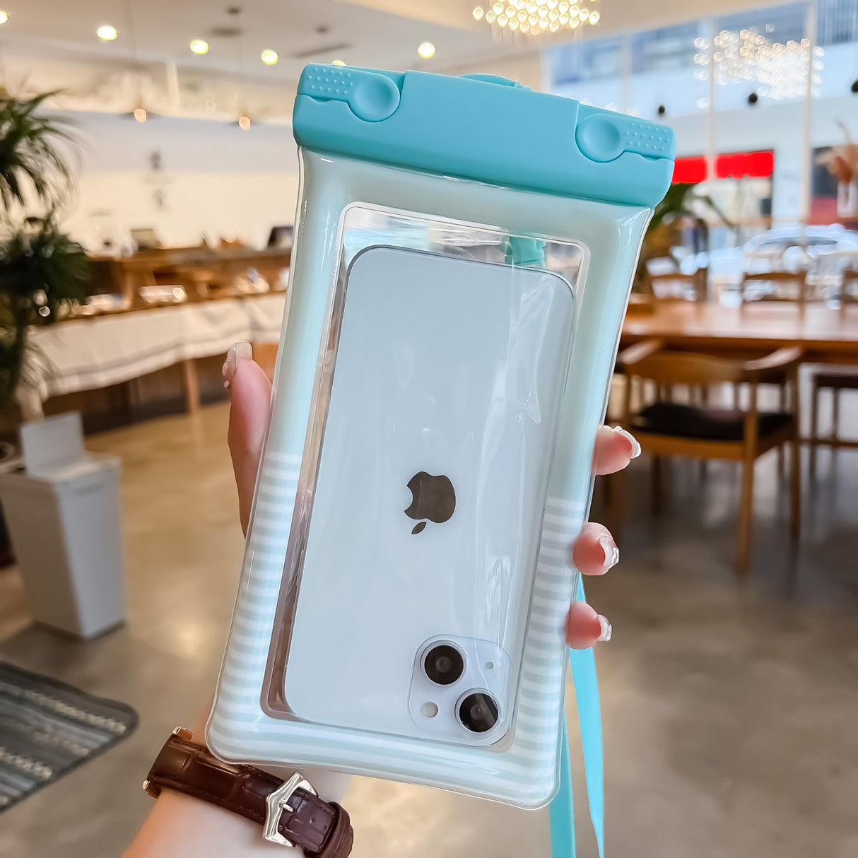 Husa subacvatica Cushion Waterproof Flippy, Snowproof, Universala, Dungata, cu Snur, pentru telefon sau documente, Verde Menta - vivimall.ro