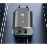 Încărcător Vivimall PD QC3.0 20W, detaliu porturi USB și Type-C, design negru