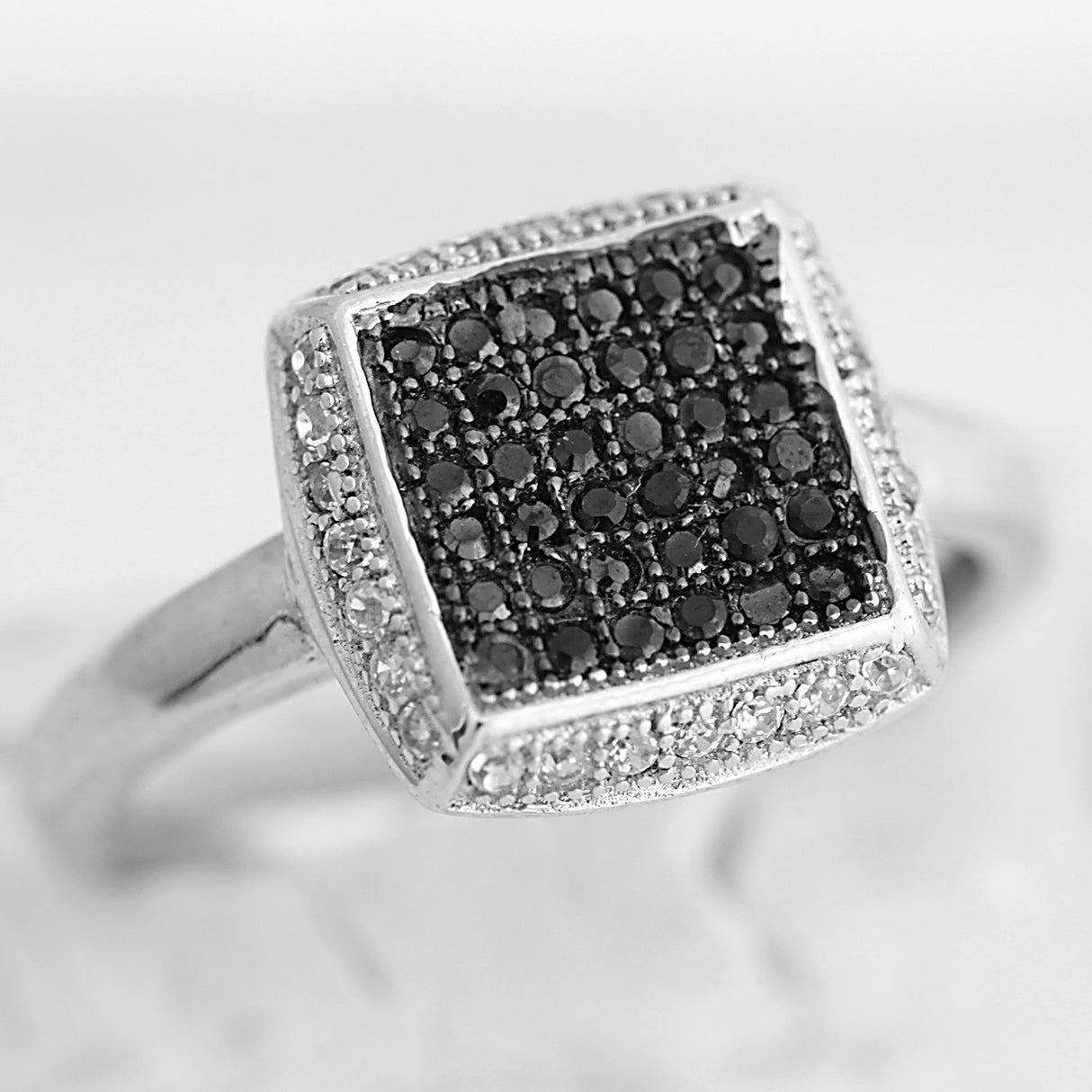 Inel de dama din Argint 925 cu model patrat si zirconii, marimea 57 - vivimall.ro