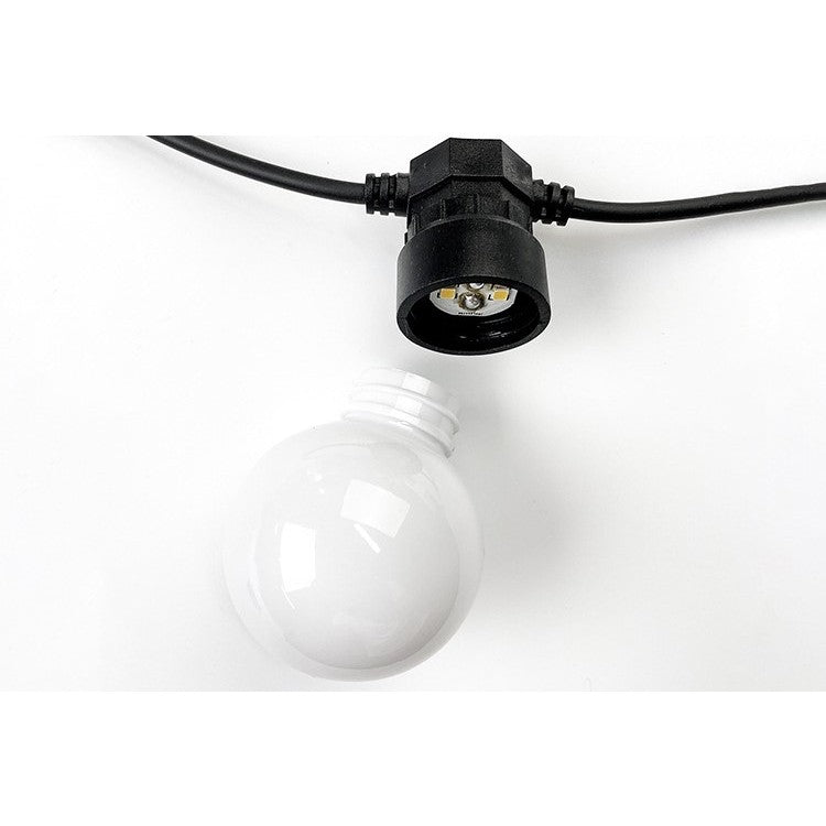 Instalatie Craciun, 5 Metri, 15 Becuri Led Rotunde, Pentru Exterior Cu Incarcare La Sursa De Curent Si Telecomanda Cu 8 Functii
