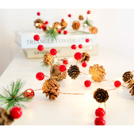 Instalatie Craciun cu baterii, 2 metri, 20 LED-uri tip Ace, conuri de pin si clopotei, Alb Cald, Vivimall - vivimall.ro