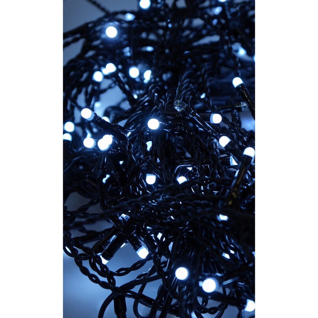 Instalatie Craciun Profesionala de Exterior IP65, 25 m, 600 Led-uri Mari ,Franjuri, Alb rece, Flash, Alimentator, Interconectabila, Fir Negru Cauciucat, 220v, Vivimall - vivimall.ro