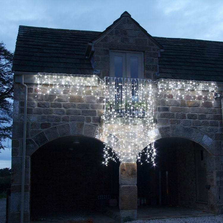 Instalatie Craciun Profesionala de Exterior IP65, Tip Perdea, 19m x 2m, 3800 Led-uri Mari, Alb rece, cu flash, Alimentator 1,5 m, Interconectabila, Fir negru, Vivimall - vivimall.ro