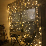 Instalatie Craciun, Tip Perdea, IP44, 17 m x 1 m, 1020 LED-uri, Alb cald, 8 jocuri de lumini, Transformator cu telecomanda, Interconectabila, Prelungitor 3 m inclus, Fir transparent, Interior/ Exterior, Vivimall - vivimall.ro