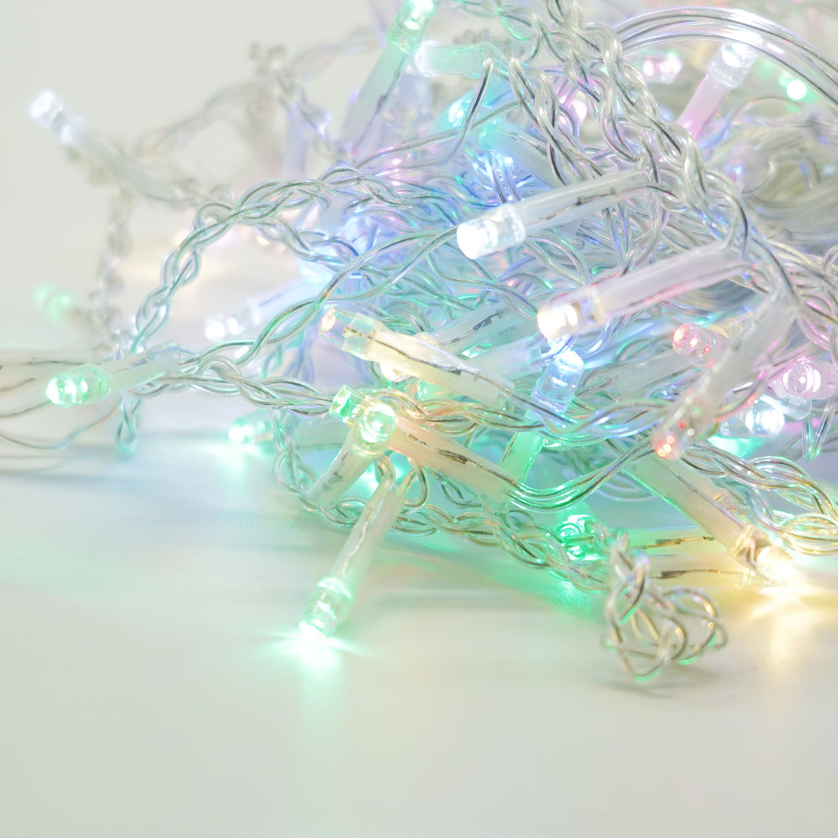 Instalatie Craciun Yoto, Tip Franjuri/Turturi, 4 M, 120 Led-Uri, Prelungitor 1.5 M, 8 Jocuri De Lumini, Interconectabila, Conectare La Retea, Fir, Interior/Exterior, Multicolor - vivimall.ro