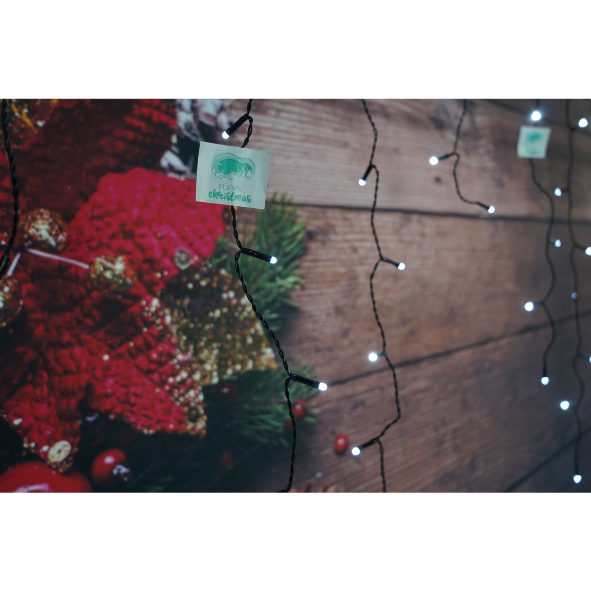 Instalatie de Craciun Flippy® Tip Franjuri, 8 jocuri de lumini, Sectiune 5 m, 143 LED-uri, Interconectabila, Fir Negru, Alb Rece - vivimall.ro