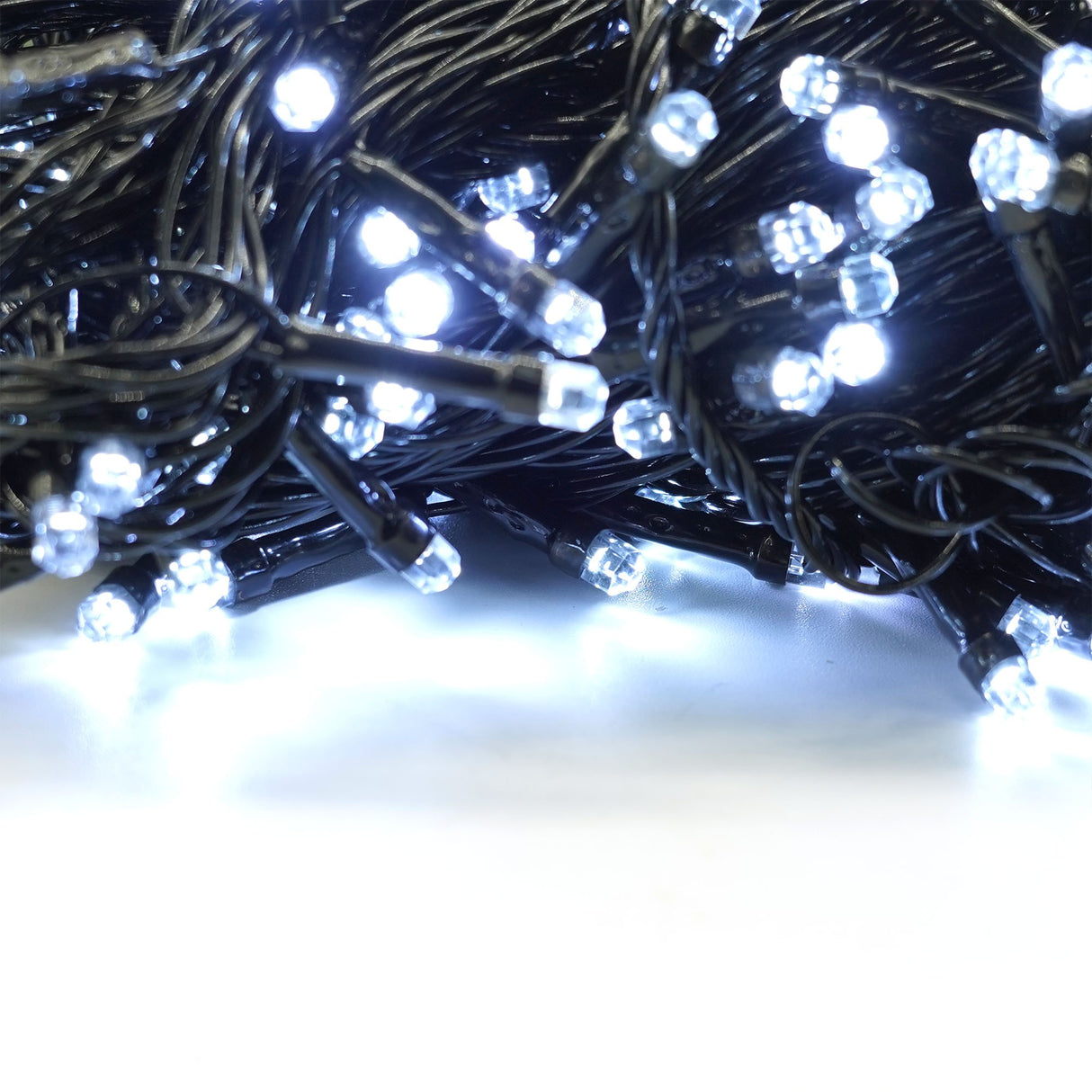 Instalatie De Craciun Liniara Yoto, 17 M, Din Care 1 M Cablu Priza 220V, 200 Led, 8 Jocuri De Lumini, Beculet In 6 Colturi, Pentru Interior, Controler, Fir, Alb Rece - vivimall.ro