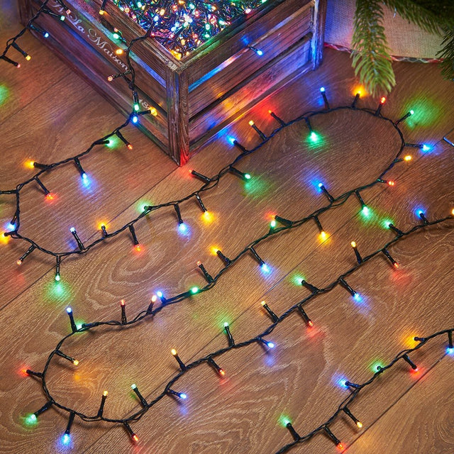 Instalatie De Craciun Liniara Yoto, 24 M, Din Care 1 M Cablu Priza 220V, 300 Led, 8 Jocuri De Lumini, Beculet In 6 Colturi, Pentru Interior, Controler, Fir Negru - vivimall.ro