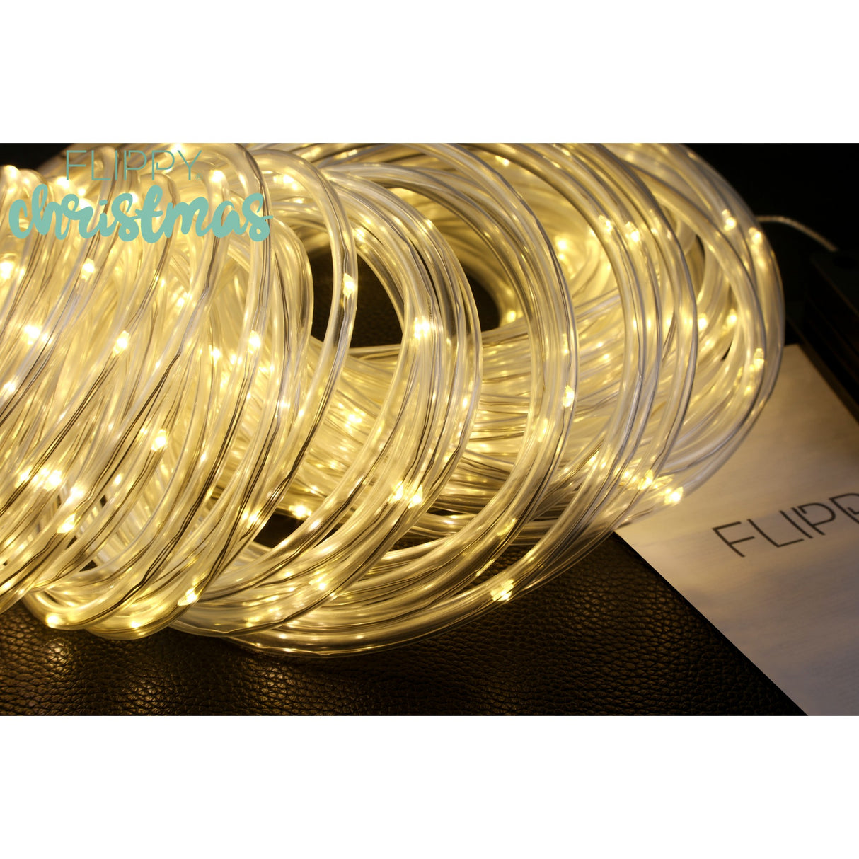 Instalatie luminoasa de Craciun tip furtun luminos, 300 LED-uri, 32 metri lungime, 8 programe, 2 metri prelungitor, sarma din cupru, incarcare solara, alb cald, Vivimall - vivimall.ro