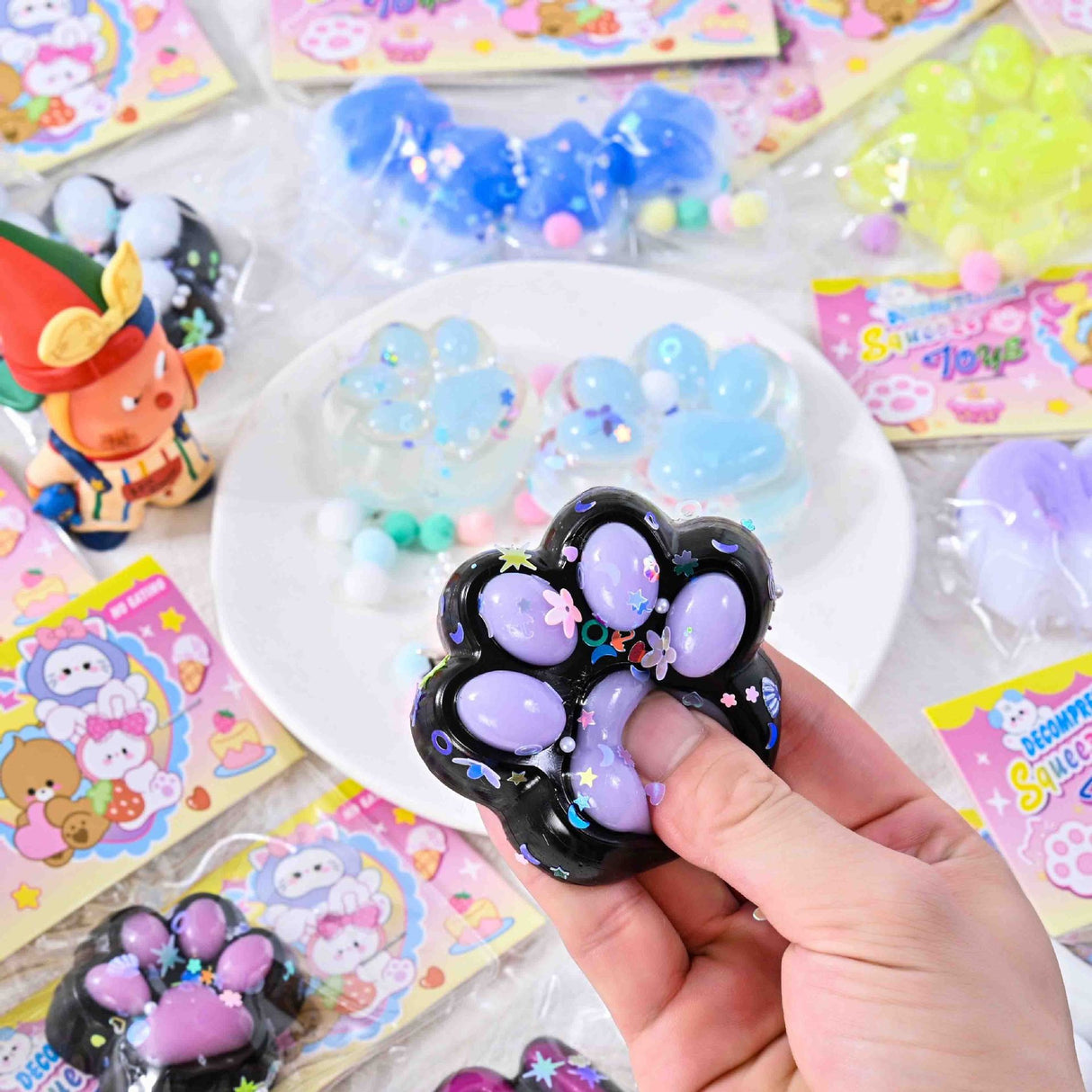 Jucarie Antistres Squishy, Cu Revenire Lenta, Labuta De Pisica Pufoasa, 7.5 Cm, Ambalaj , Multicolor