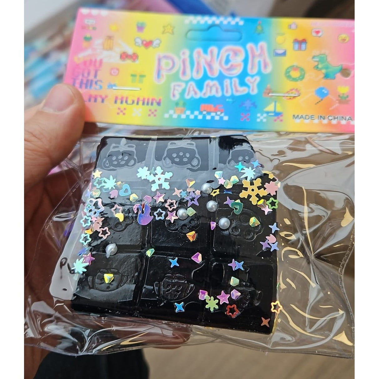 Jucarie Antistres Squishy, Vivimall, cu Revenire Lenta, Squeeze Pinch Family, Model Cuburi de Ciocolata, Neagra - vivimall.ro