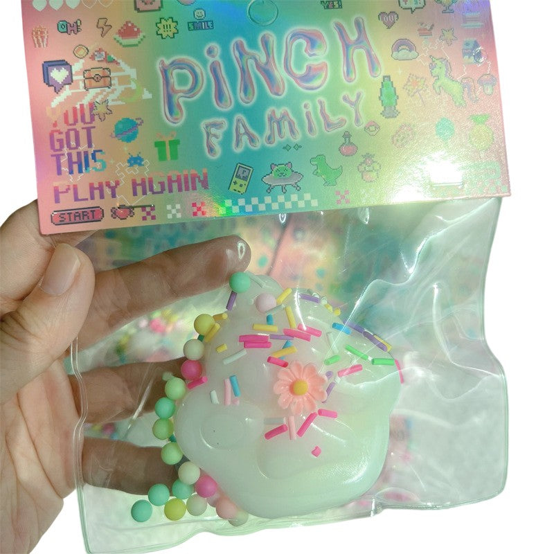 Jucarie Antistres Squishy, Vivimall, cu Revenire Lenta, Squeeze Pinch Family, Model Labuta de Pisica, 6x6 cm, 45g, Ambalaj Transparent, Alb - vivimall.ro