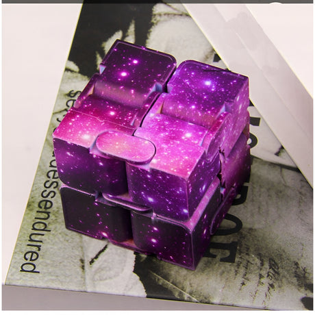 Jucarie Interactiva Antistres Cu Miscari Infinite, Cub Magic, 3 Ani, 4X4X4Cm, Violet - vivimall.ro