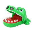 Jucărie interactivă Crocodil Dentist verde, vedere frontală, 11 dinți, dimensiuni 15×10×7,5 cm