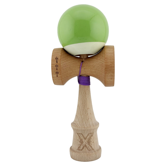 Kendama X Originala, Profesionala, Flippy, Big Cups V2, Super Sticky cu Cupe Mari, din lemn 18 cm, Rulment Metalic cu Ata 55 cm, Verde deschis/Alb - vivimall.ro